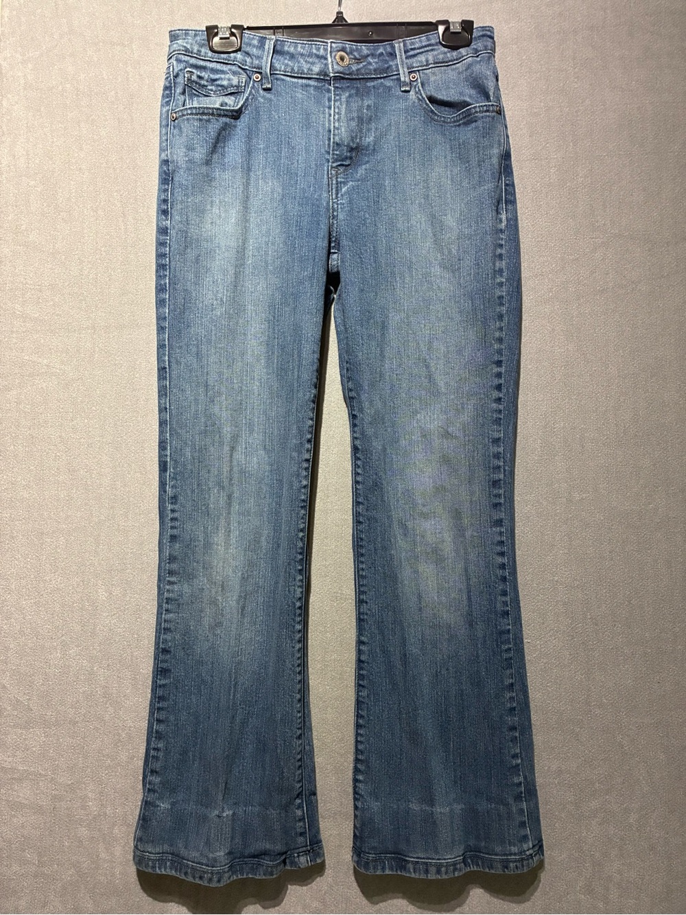 Levi's Demi Curve Classic Bootcut Jeans Size 6/28 Medium Wash Altered 27" Inseam